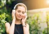 women listening to music